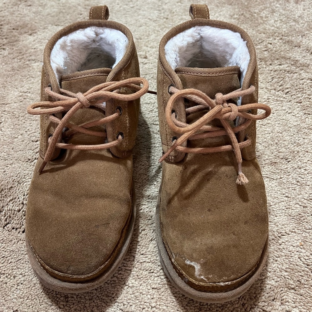 women’s size 7 nuemel ugg boots